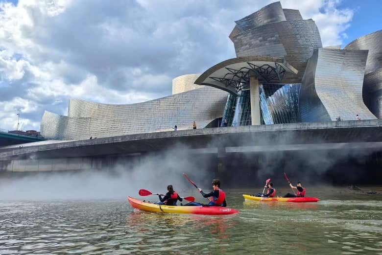 Pasando junto al Museo Guggenheim 
